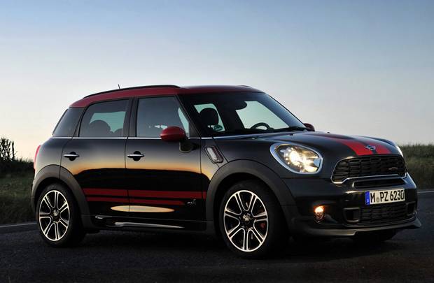 Mini Countryman ganha versão JCW