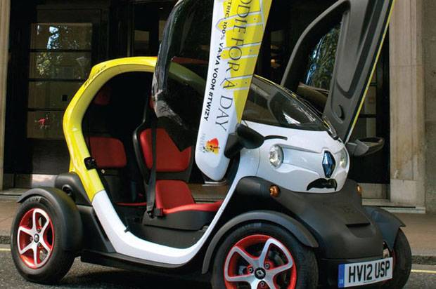 Renault coloca bigode no Twizy e homenageia Freddie Mercury