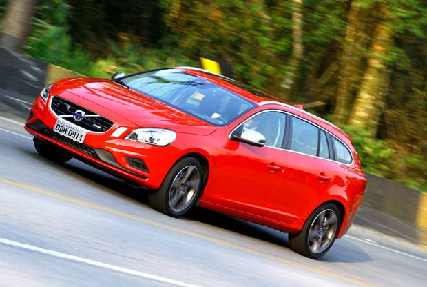 Volvo V60 parte de R$ 130.900