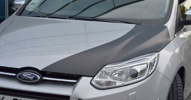 Ford mostra capô de fibra de carbono