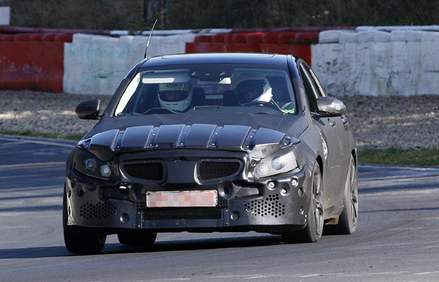 Novo C 63 AMG é flagrado em Nürburgring