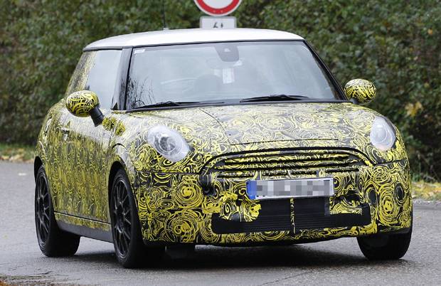 Protótipo da nova geração do Mini Cooper é flagrado