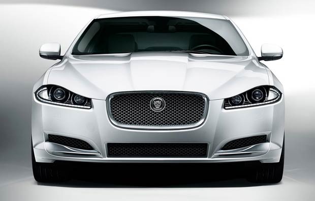 Jaguar prepara renovação da linha e novo sedã médio