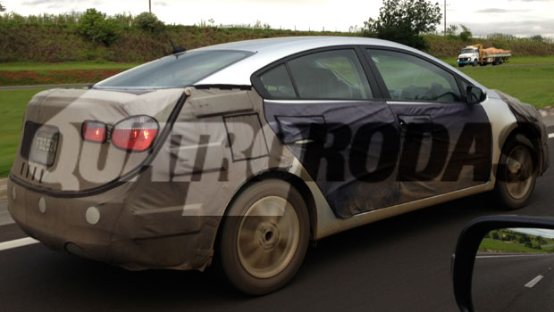 Leitor flagra novo Kia Cerato