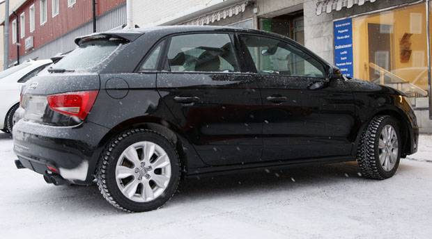Possível Audi S1 é flagrado