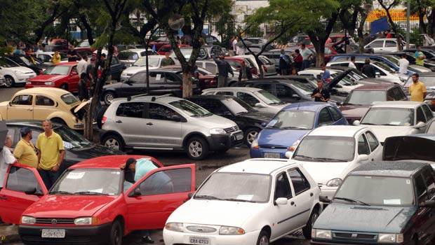 Como negociar seu carro seminovo com revendedoras