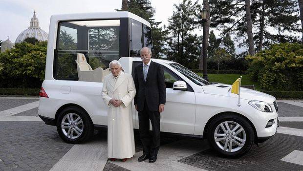 Mercedes-Benz mostra novo Papamóvel