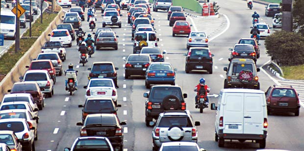 Isenção nacional de IPVA para veículos com 20 anos avança na Câmara