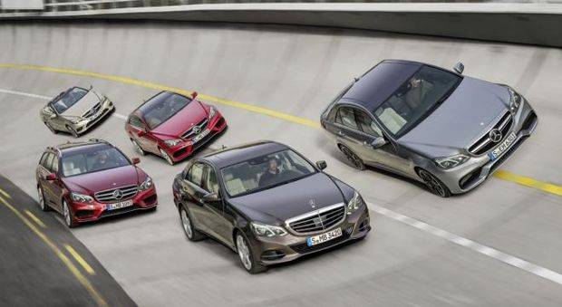 Mercedes-Benz mostra primeira foto oficial do novo E63 AMG
