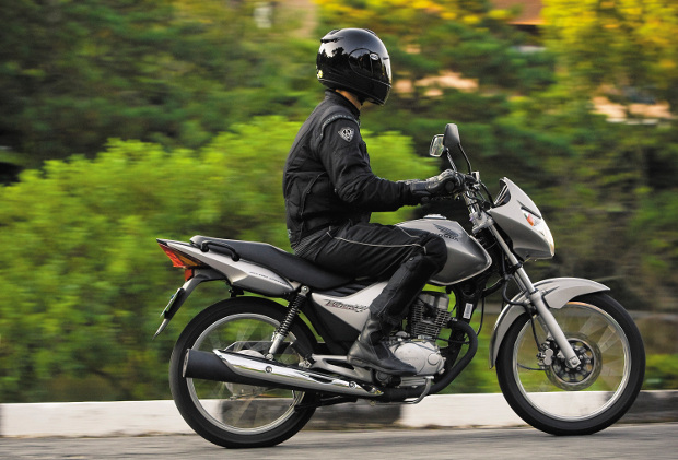 SP: Lei proíbe capacete em estabelecimentos