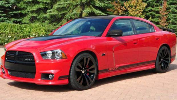 Dodge apresenta Charger SRT8 392 2013