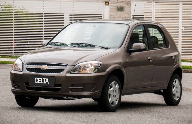 Celta ganha airbag duplo e ABS