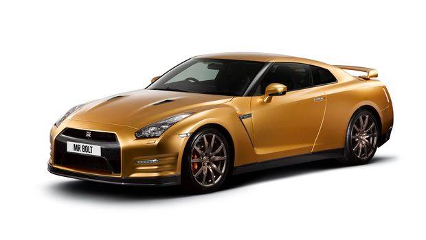 Nissan entrega novo GT-R dourado a Usain Bolt