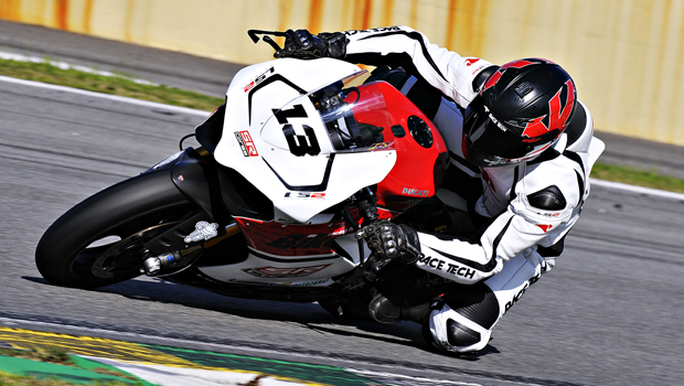 Piloto vem se preparando há três anos Piloto vem se preparando há três anos