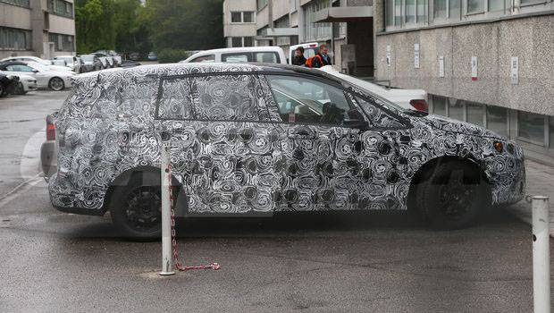 BMW Série 1 GT é flagrado em versão de 7 lugares