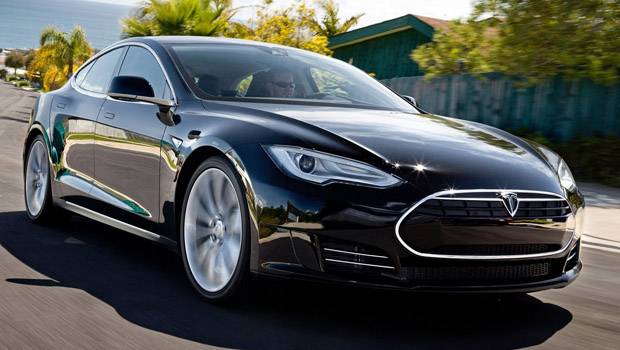 Tesla lançará rival do Nissan Leaf em quatro anos