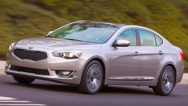 Kia Cadenza 2014 chega ao Brasil por R$ 139.900