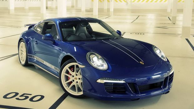 Porsche celebra 5 milhões de fãs no Facebook com 911 especial