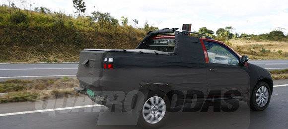 Nova Strada três portas é flagrada em testes finais