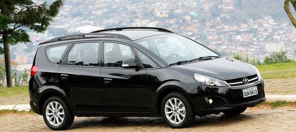 JAC lança nova J6