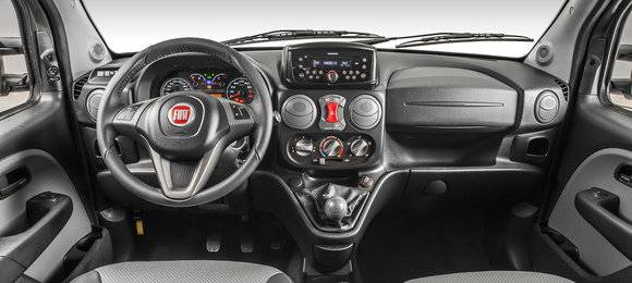Fiat lança Doblò 2014