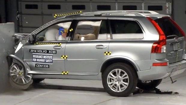 Volvo XC90 ganha conceito máximo em teste de segurança