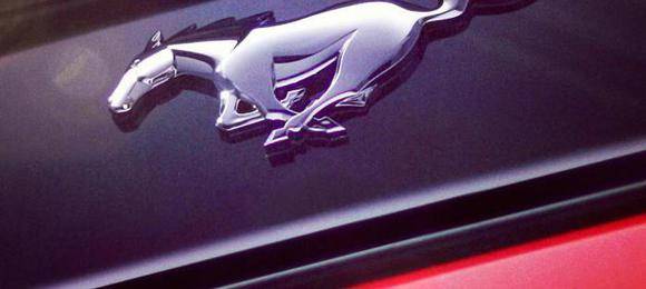 Ford libera teaser do novo Mustang