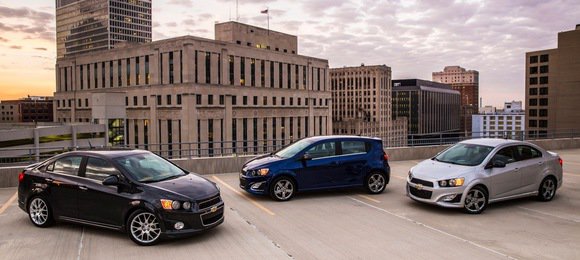 Chevrolet acrescenta edições RS e Dusk à linha atual do Sonic sedã