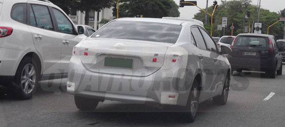 QUATRO RODAS flagra novo Corolla