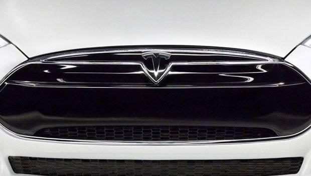 Novo sedã da Tesla se chamará Model III