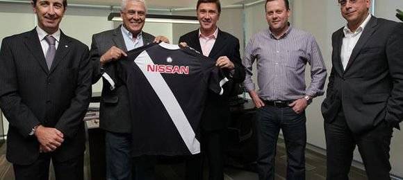Torcida do Vasco reage ao fim do patrocínio da Nissan