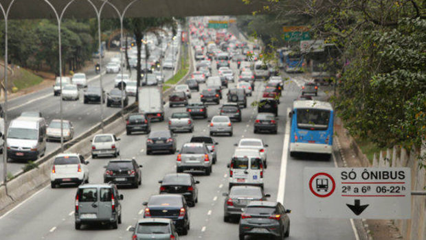 Caixa oferece desconto para financiamento de carro até o dia 17