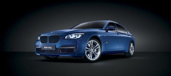 BMW lança 760Li V12 M biturbo especial para o Oriente Médio