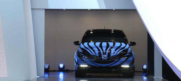 Daimler Denza EV fará estreia no Salão de Pequim