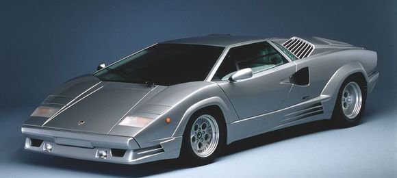 Bertone encerrará suas atividades, diz site