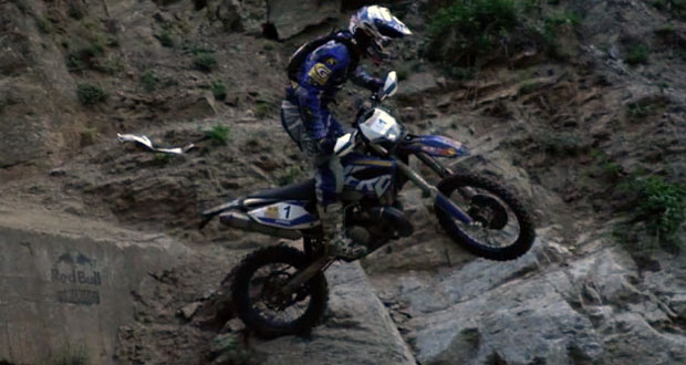 Vídeo: percursos de motocross em Super Slow