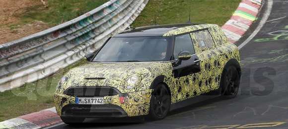 Novo MINI Clubman é visto em testes