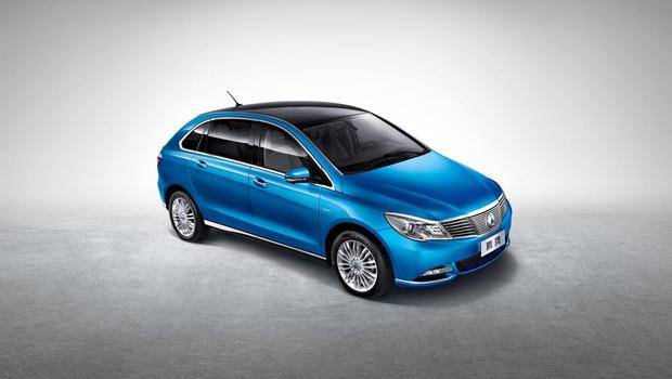 Daimler Denza é lançado em Pequim
