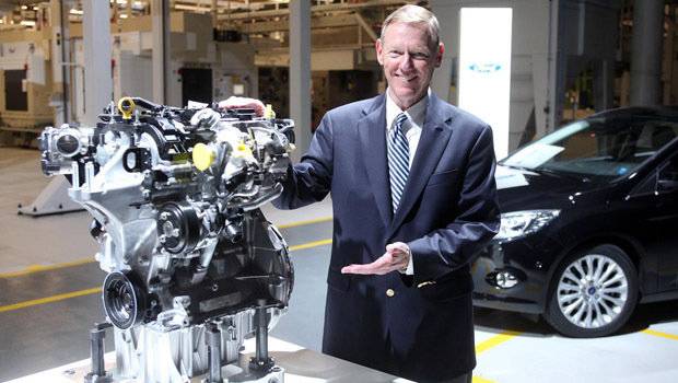 CEO da Ford confirma aposentadoria
