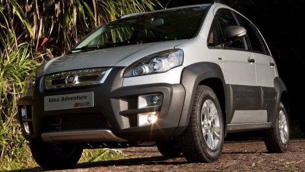 Fiat lança linha 2015 de Idea e Siena EL