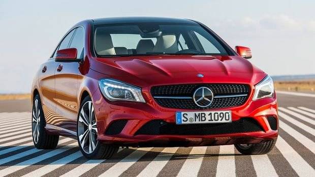 Fábrica da Mercedes fecha por ameaça de bomba