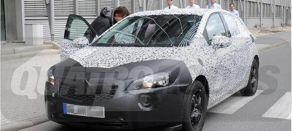 Opel Astra 2015 é visto na Europa