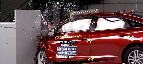 Novo Hyundai Sonata vai bem em crash-test