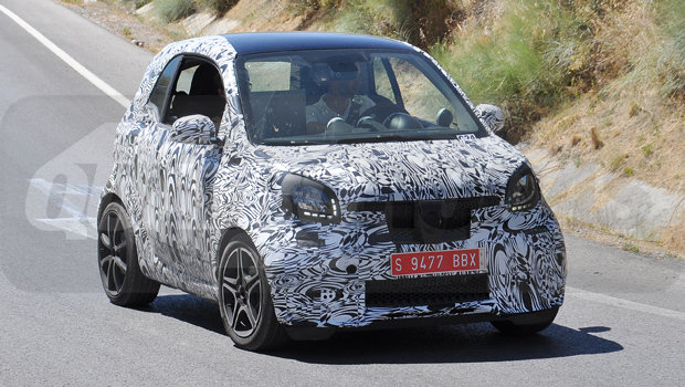 Smart ForTwo Brabus é flagrado