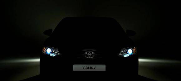 Toyota divulga teaser de Camry reestilizado