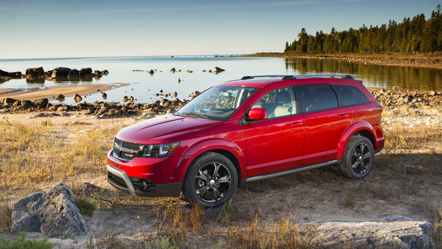 Dodge lança Journey Crossroad no Brasil