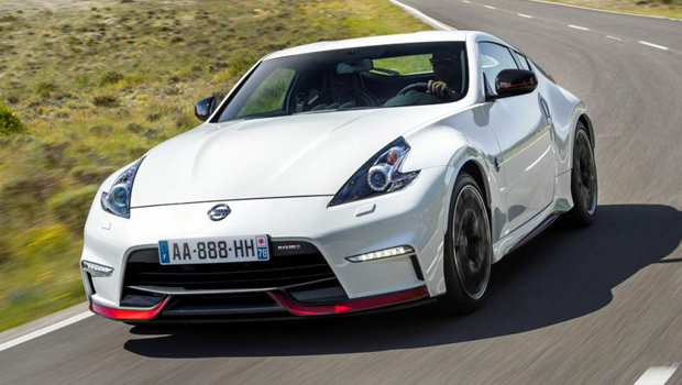 Nissan mostra versão europeia do 370Z Nismo 2015