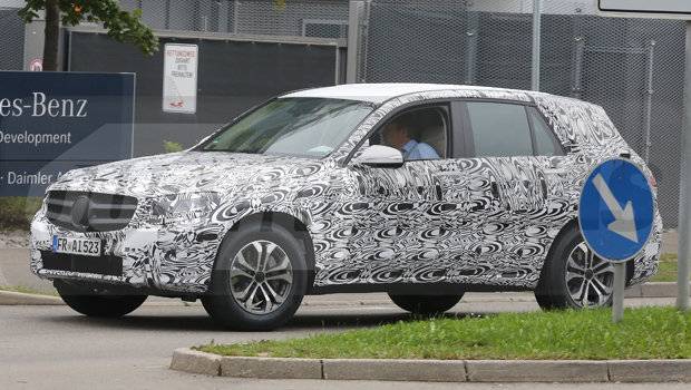 Mercedes-Benz GLK é flagrado