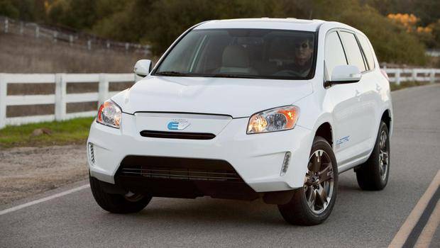 Toyota anuncia recall do RAV4 EV por risco de acidente