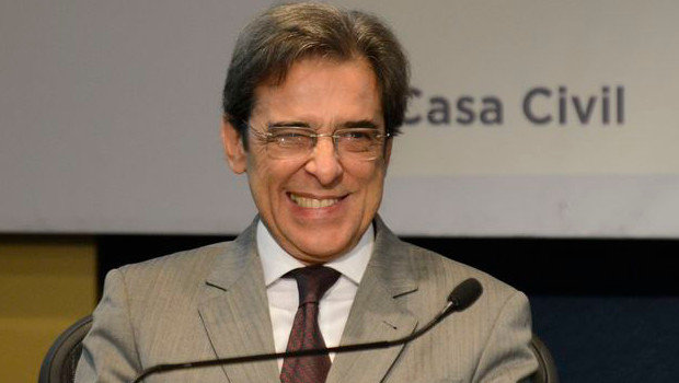 Ministro diz que ajustes macroeconômicos devem auxiliar mercado automotivo